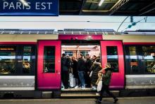 Passagers à la gare l'Est, le 13 décembre 2019 à Paris