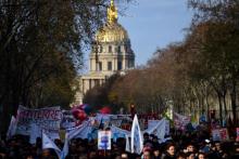 Dans la manifestation contre la réforme des retraites, le 10 décembre à Paris