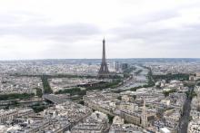 Vue aérienne de Paris et de la Tour Eiffel, le 14 juillet 2019