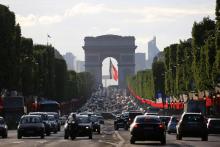 Les Champs-Elysées le 8 mai 2015