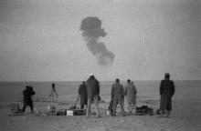 Essais nucléaires français, le 25 décembre 1961 près de Reggane, dans le sud algérien