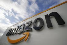 Amazon pourrait être contraint "de suspendre l'activité" de ses centres de distribution et de "restreindre" son service en France, suite à une décision judiciaire