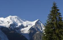 Un homme de 24 ans qui pratiquait le ski de randonnée en Haute-Savoie en dépit de l'obligation de confinement a été retrouvé mort dimanche à 2.300 mètres d'altitude dans le massif du Mont Blanc