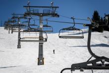 La saison de ski en France s'est brutalement arrêtée le 15 mars, provoquant un manque à gagner de l'ordre de 1,5 milliard d'euros