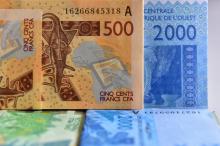 Le projet de loi qui entérine la fin du franc CFA a été adopté en Conseil des ministres, un texte "très attendu" par les pays de l'Union monétaire ouest-africaine