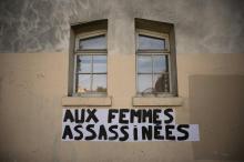 Un collage dénonçant les féminicides sur un mur de Paris en septembre 2019