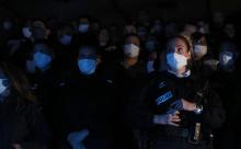 Des policiers manifestent dans le quartier de La Défense à Paris le 15 juin 2020