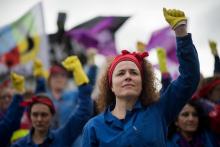 Des femmes manifestent contre la réforme des retraites le 7 mars 2020 à Nantes, la veille de la journée internationale des droits des femmes