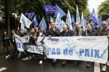 Manifestation de syndicats de police le 12 juin 2020 sur les Champs-Elysées à Paris