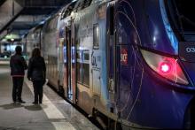 Un train TER de la SNCF à la gare Montparnasse, le 2 janvier 2020 à Paris