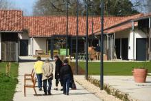 Le Village Alzheimer de Dax (Landes), un établissement unique en France entièrement dédié à l’accueil de personnes atteintes de la maladie, le 13 mars 2020