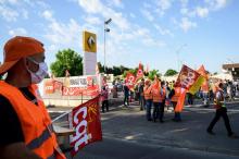 Manifestation à l'usine de Choisy-le-Roi des salariés et syndicalistes de Renault, le 3 juin 2020