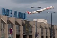 Décollage le 8 juin 2020 d'un avion Hop! à l'aéroport de Nantes-Atlantique, le premier vol public depuis le 30 mars