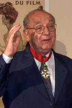 Pierre Viot, président du Fetival de Cannes, décoré de la Légion d'honneur, le 16 mai 1999 à Cannes