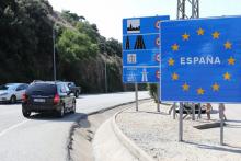 Des véhicules à la frontière franco-espagnole au Perthus (Pyrénées-Orientales), le 24 juillet 2020