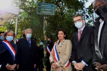 La maire de Paris, Anne Hidalgo (c), inaugure un jardin en hommage à "Solitude", une héroïne historique de la résistance des esclaves en Guadeloupe, le 26 septembre 2020 à Paris