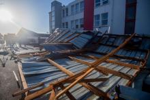 La tempête Alex a soufflé sur Vannes, où une partie du toit du collège Notre-Dame-Le-Ménimur a été arraché