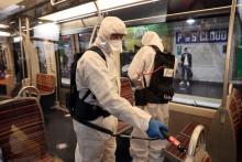 Nettoyage d'un métro parisien pour prévenir les risques de transmission du Covid-19, le 2 septembre 2020