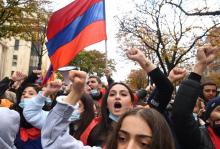 Manifestation d'Arméniens pour la "reconnaissance" par la France et la communauté internationale de l'indépendance du Nagorny Karabakh, théâtre combats entre forces arméniennes et azebaïdjanaises, le 
