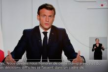 À l’Élysée, Emmanuel Macron annonce de nouvelles mesures visant à freiner la propagation de la pandémie de Covid-19, à Paris le 28 octobre 2020