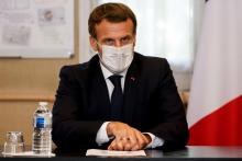 Le président Emmanuel Macron le 23 octobre 2020 à l'hôpital de Pontoise