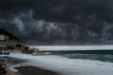 La promenade des Anglais à Nice frappée par la tempête le 2 octobre 2020
