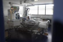 Un patient atteint du Covid-19 placé en réanimation au CHU de Strasbourg, le 22 octobre 2020