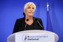 La présidente du RN Marine Le Pen s'exprime le 19 octobre 2020 lors d'une conférence de presse à Nanterre