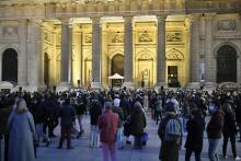 Manifestation contre la fermeture des lieux de culte le 22 novembre 2020 devant l'église Saint-Sulpice à Paris