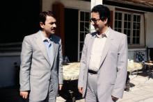 Abolhassan Banisadr (d) et le président sortant Massoud Radjavi, le 19 août 1981 à Auvers-sur-Oise dans le Val-d'Oise où ils sont en exil