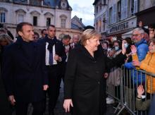 Angela Merkel et Emmanuel Macron arrivent à Beaune, le 3 novembre 2021