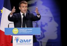Emmanuel Macron lors de la clôture du Congrès des maires organisé par l'Association des maires de France, à Paris, le 18 novembre 2021