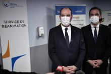 Le Premier ministre Jean Castex et le ministre de la Santé Olivier Véran le 28 décembre 2021 au Centre hospitalier intercommunal de Créteil