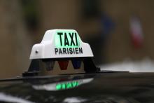 La compagnie G7 a mis à l'arrêt une trentaine de taxis électriques Tesla d'un modèle similaire à celui qui a provoqué la mort d'une personne à Paris dans un accident spectaculaire