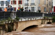 Une rivière en crue à Bayonne, le 10 décembre 2021