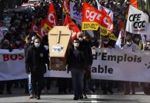 Des employés de l'usine Bosch manifestent à Rodez contre les réductions d'effectifs le 19 mars 2021