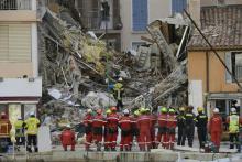 Cinq personnes sont "probablement bloquées dans les décombres" d'un immeuble d'habitation de trois étages qui s'est effondré dans la nuit à Sanary-sur-Mer, dans le Var, à la suite d'une explosion qui 