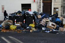 Des ordures entassées dans une rue de Marseille, le 28 janvier 2022