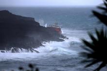 Les prévisionnistes de Météo-France surveillent "Batsirai", un nouveau cyclone tropical formé au-dessus de l'océan Indien et qui a commencé à se déplacer vers l'île de la Réunion, le 2 février 2022 à 
