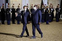 Le président Emmanuel Macron assiste le 29 septembre 2022 à Paris à l'hommage national rendu à un soldat français tué au Mali