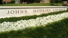 L'université Johns Hopkins.
