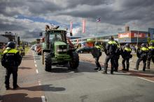 Des agriculteurs néerlandais en colère face aux décisions gouvernementales 