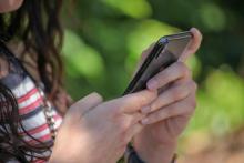 Certains adolescents avouent passer 15 heures par jour sur leur smartphone
