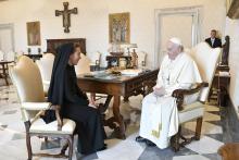 Stella Assange et le pape François