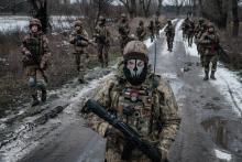 Des militaires ukrainiens sur la ligne de front de la région de Donetsk en Ukraine, le 4 février