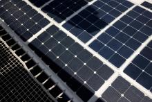 Le port de Marseille-Fos devrait accueillir d'ici 2025 une giga-usine de panneaux photovoltaïques,