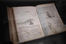 Deux pages des "Manuscrits de l'Institut de France" de Léonard de Vinci, photographiées à la Villa