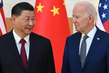 Le président chinois Xi Jinping et son homologue américain Joe Biden lors du sommet du G20 à Bali,
