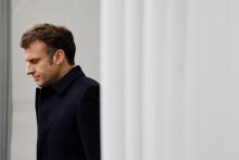 Le président Emmanuel Macron assiste à une cérémonie le 31 mars 2023 sur la base du GIGN à