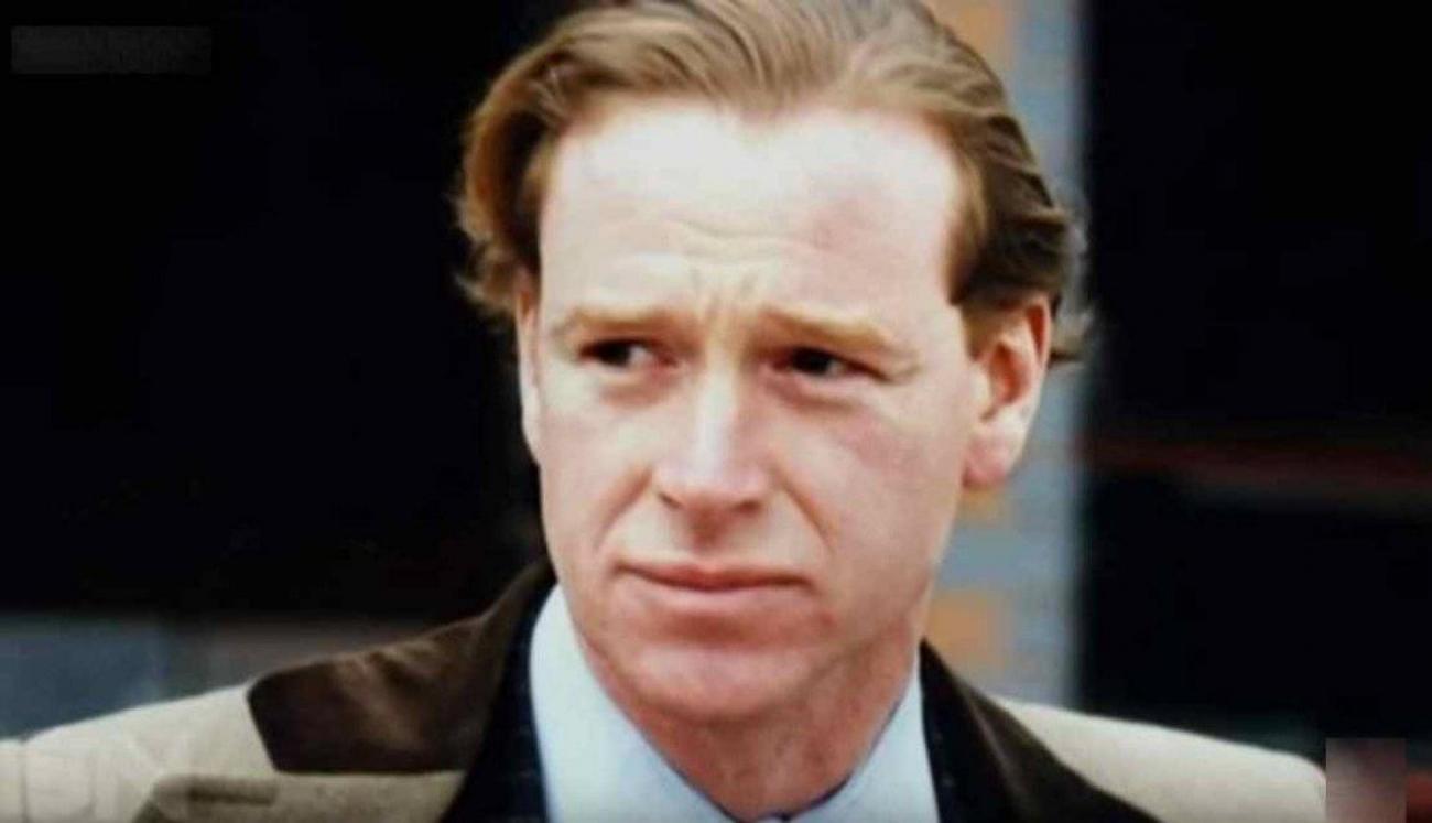 James Hewitt Qui Est Le Vrai Pere Du Prince Harry James Hewitt, amant de Lady Diana, est-il le père du prince Harry? "Non